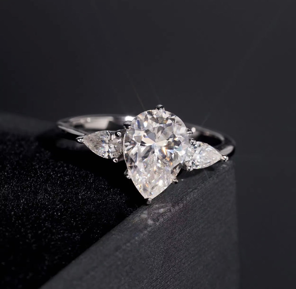 VVS1 Triple Pear Cut Ring
