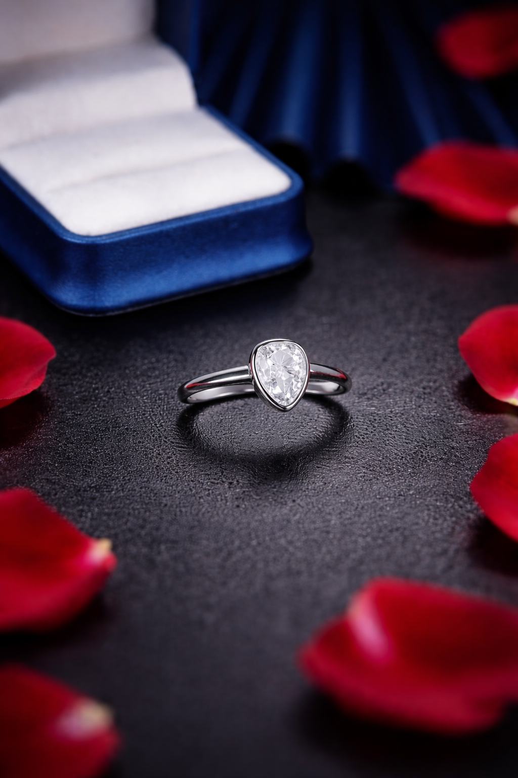 VVS1 Pear Cut Wedding Ring