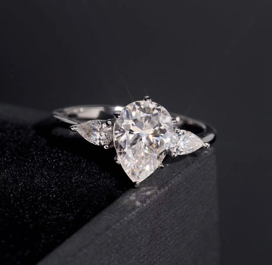 VVS1 Triple Pear Cut Ring