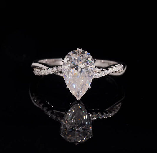 VVS1 Pear Cut Knot Ring